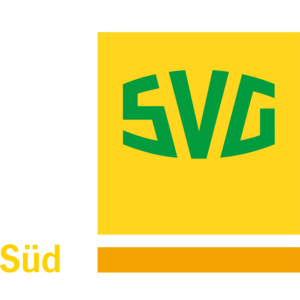 Gelbes Quadrat mit grüner Schrift „SVG“ in einer kantigen, geometrischen Schriftart. Links unten das Wort „Süd“ in Gelb, unten ein orangefarbener Streifen.